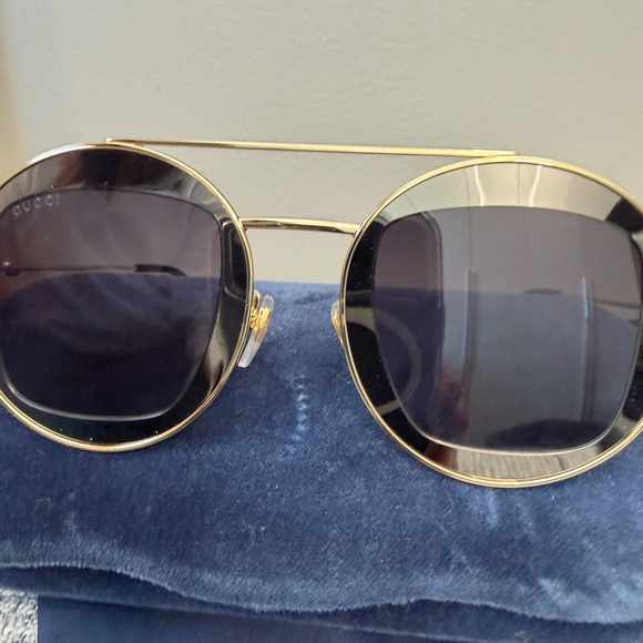 Gucci Gold Frame Sunglasses with Black tinted Lenses